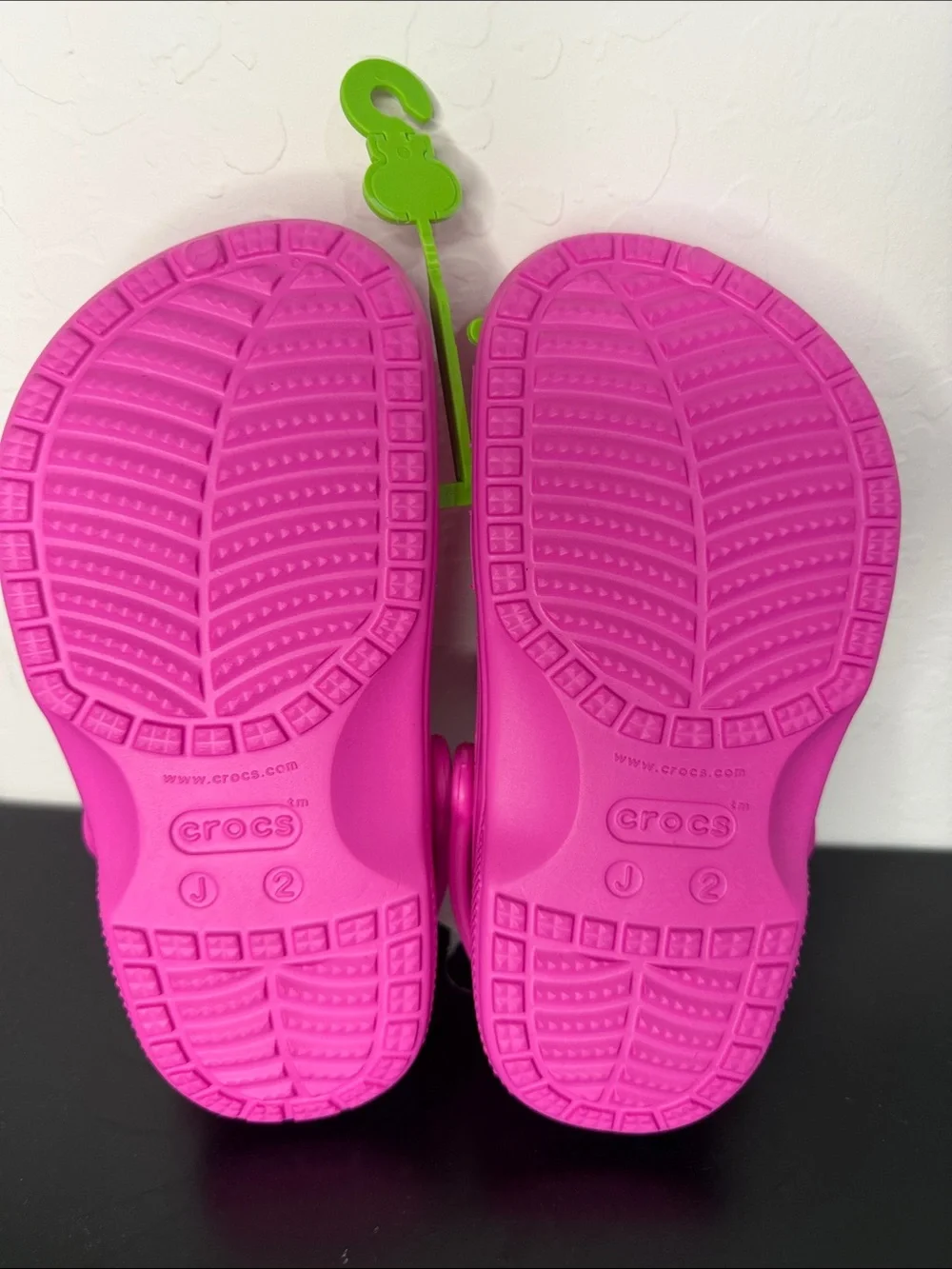 Brand New! CROCS Kids Classic Clog in Bright Pink Sz 2